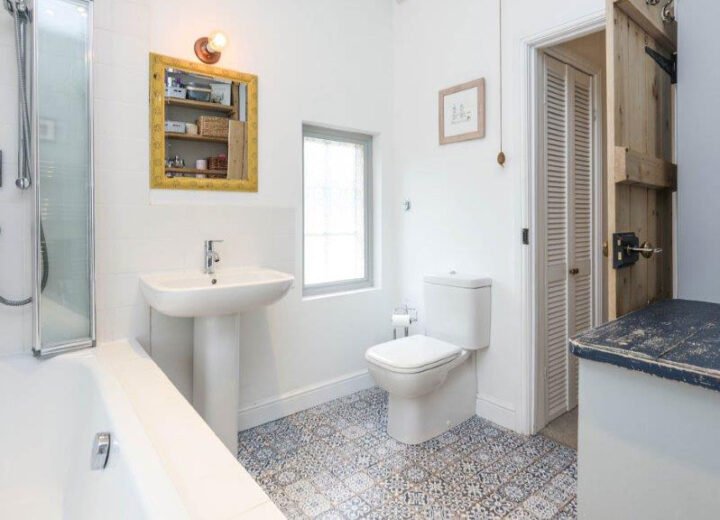 8 Bathroom Renovation Mistakes That Cost People Big Time